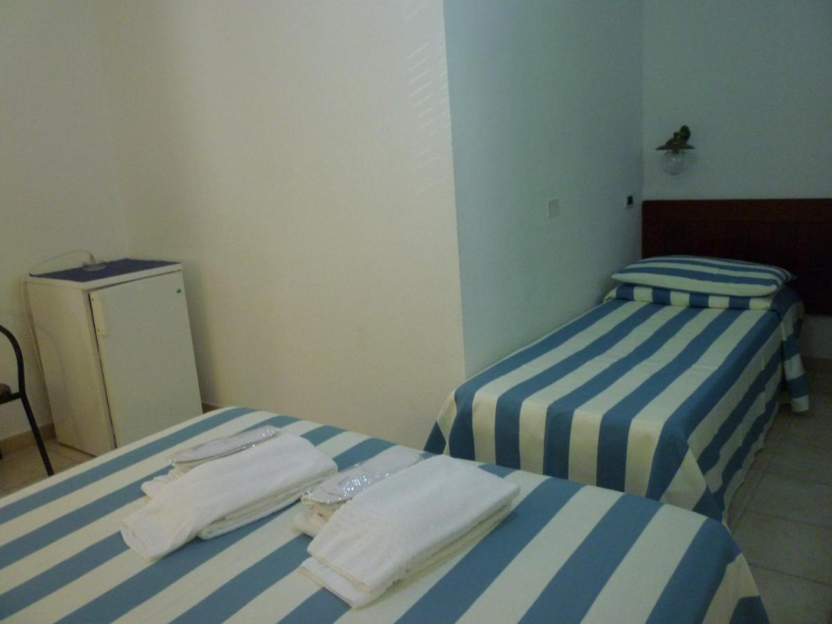 סנטה טרזה גאיורה Hotel L'Ancora מראה חיצוני תמונה