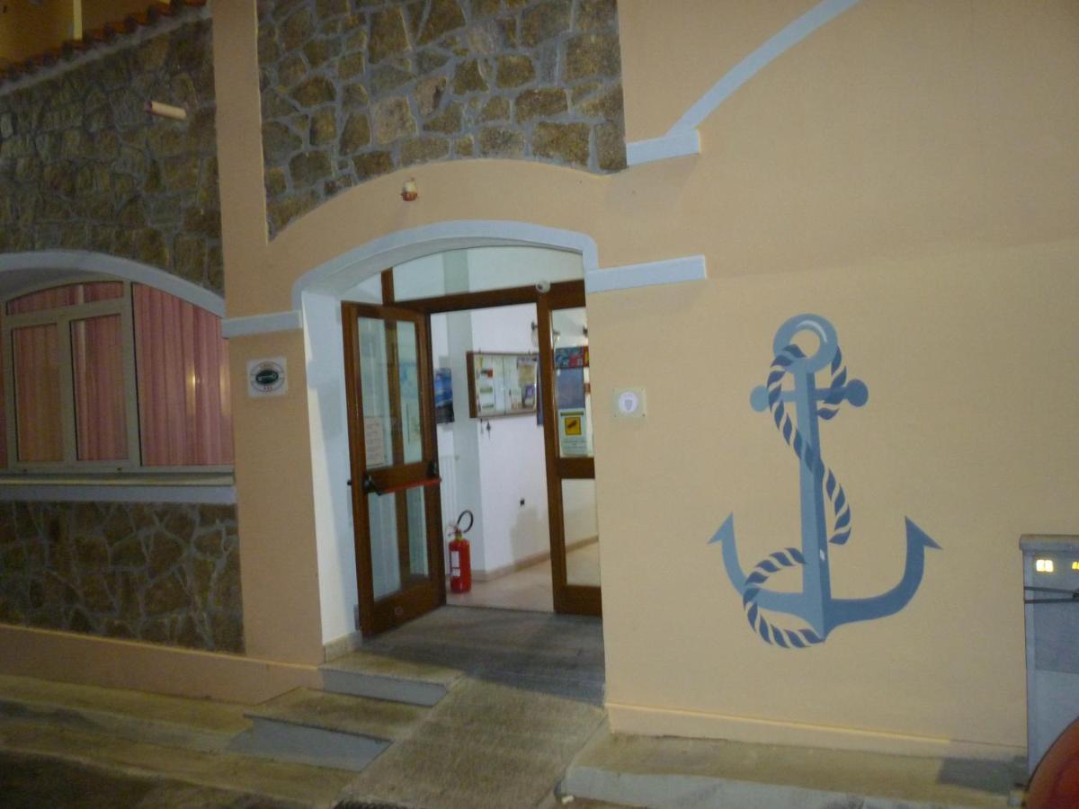 סנטה טרזה גאיורה Hotel L'Ancora מראה חיצוני תמונה