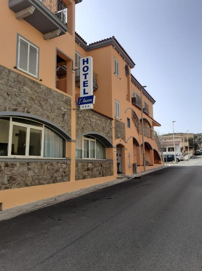 סנטה טרזה גאיורה Hotel L'Ancora מראה חיצוני תמונה