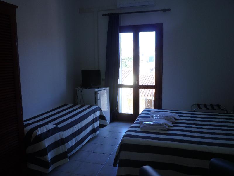 סנטה טרזה גאיורה Hotel L'Ancora מראה חיצוני תמונה